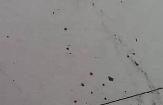 瓷磚上的污漬該怎么清潔呢？