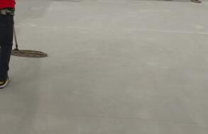 在工廠進(jìn)行保潔作業(yè)時(shí)，要注意什么呢？